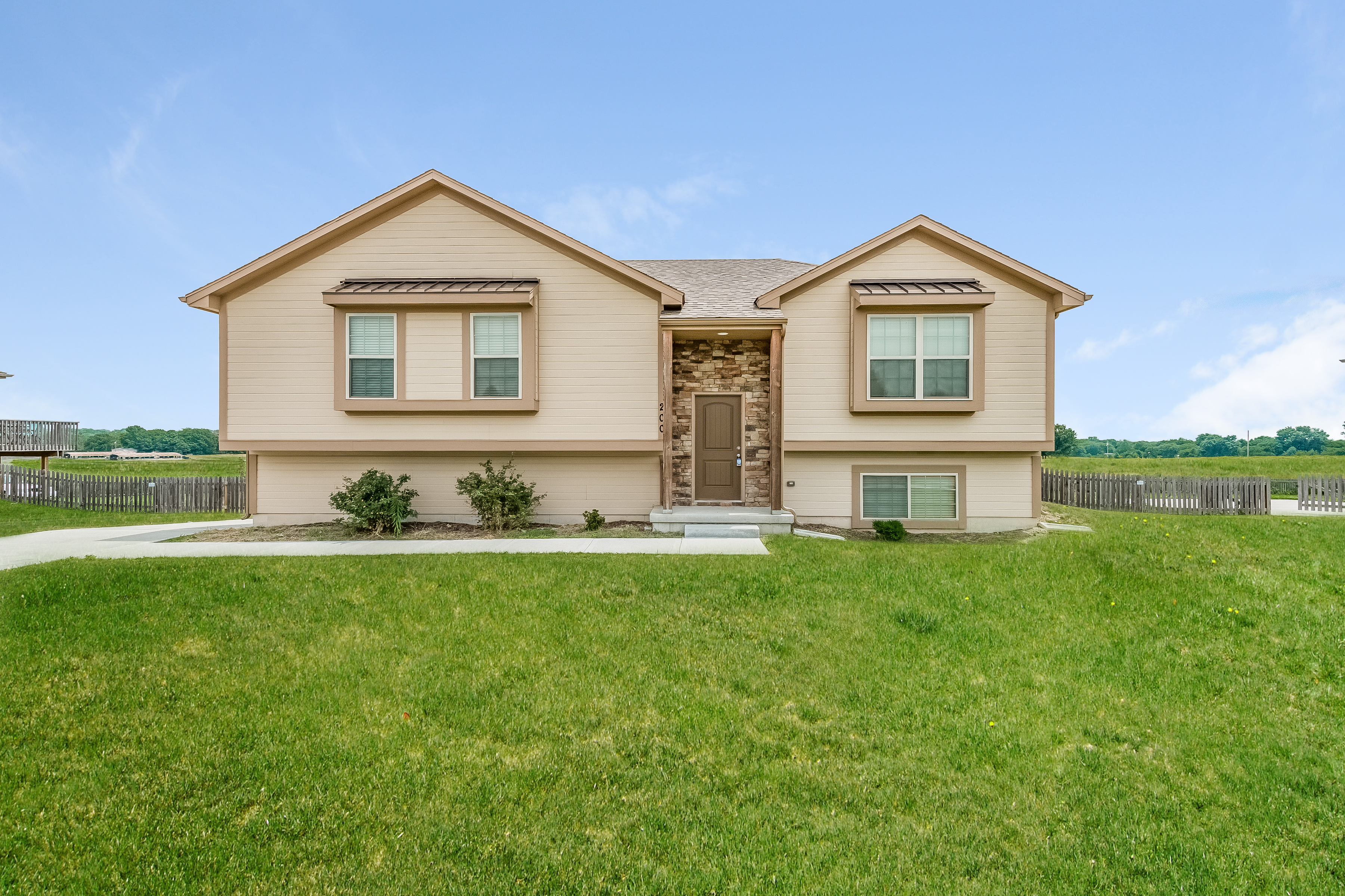 200 Golfview Dr Pleasant Hill, MO 64080